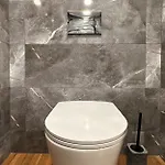 아파트 Elegant Center Escape I Free Parking I Wi-fi & Ac *